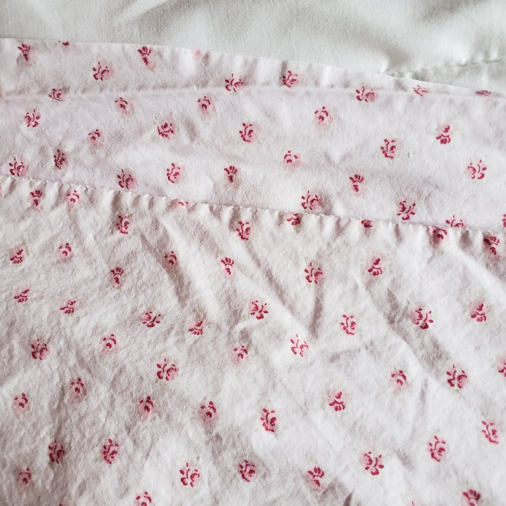 Crisp Like new Simply Shabby Chic case